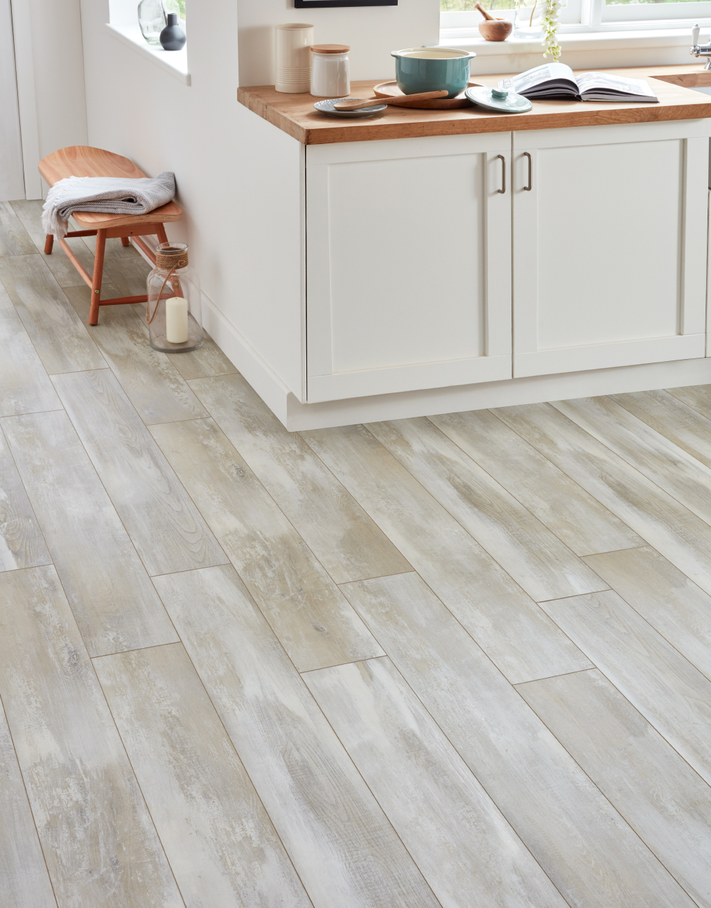 Exquisite - Hella Oak Laminate Flooring