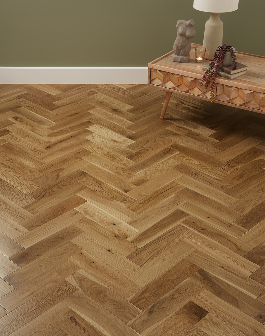 Champagne Oak Engineered Herringbone 20/6 x 90mm x 350mm Lacquered