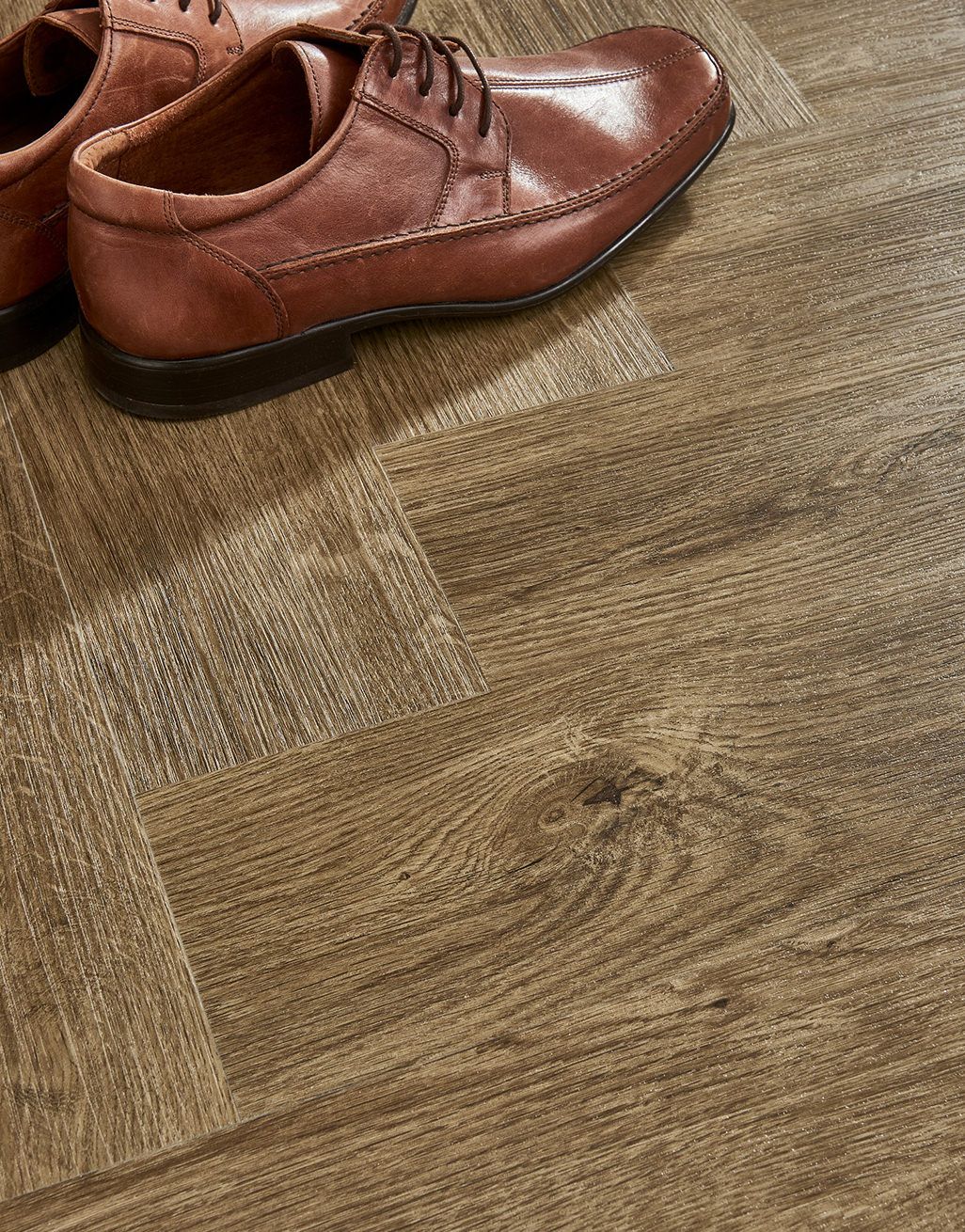 EvoCore Essentials Herringbone - Golden Toffee Oak 2