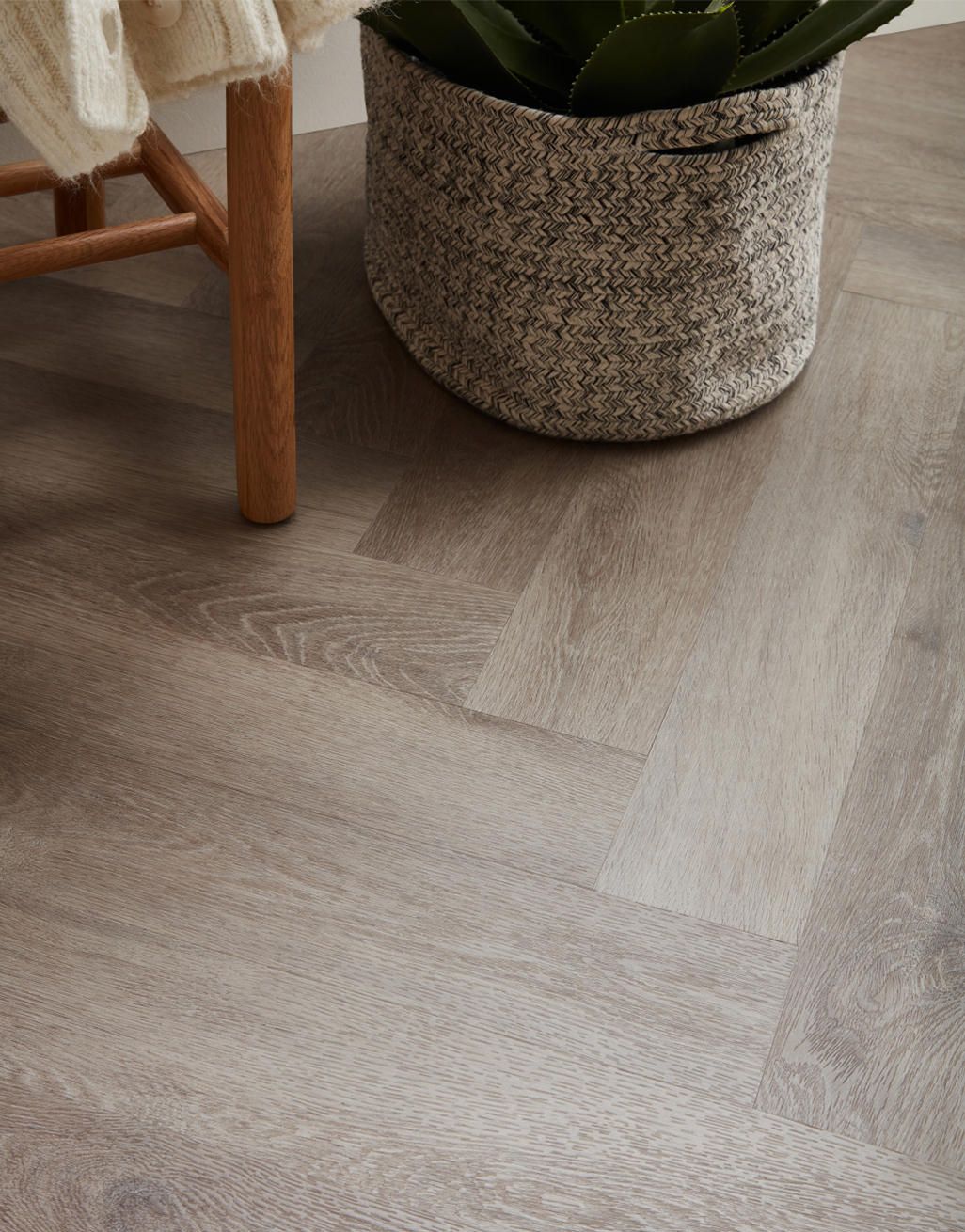 Artisan Herringbone - Whitewashed Cottage Oak 2