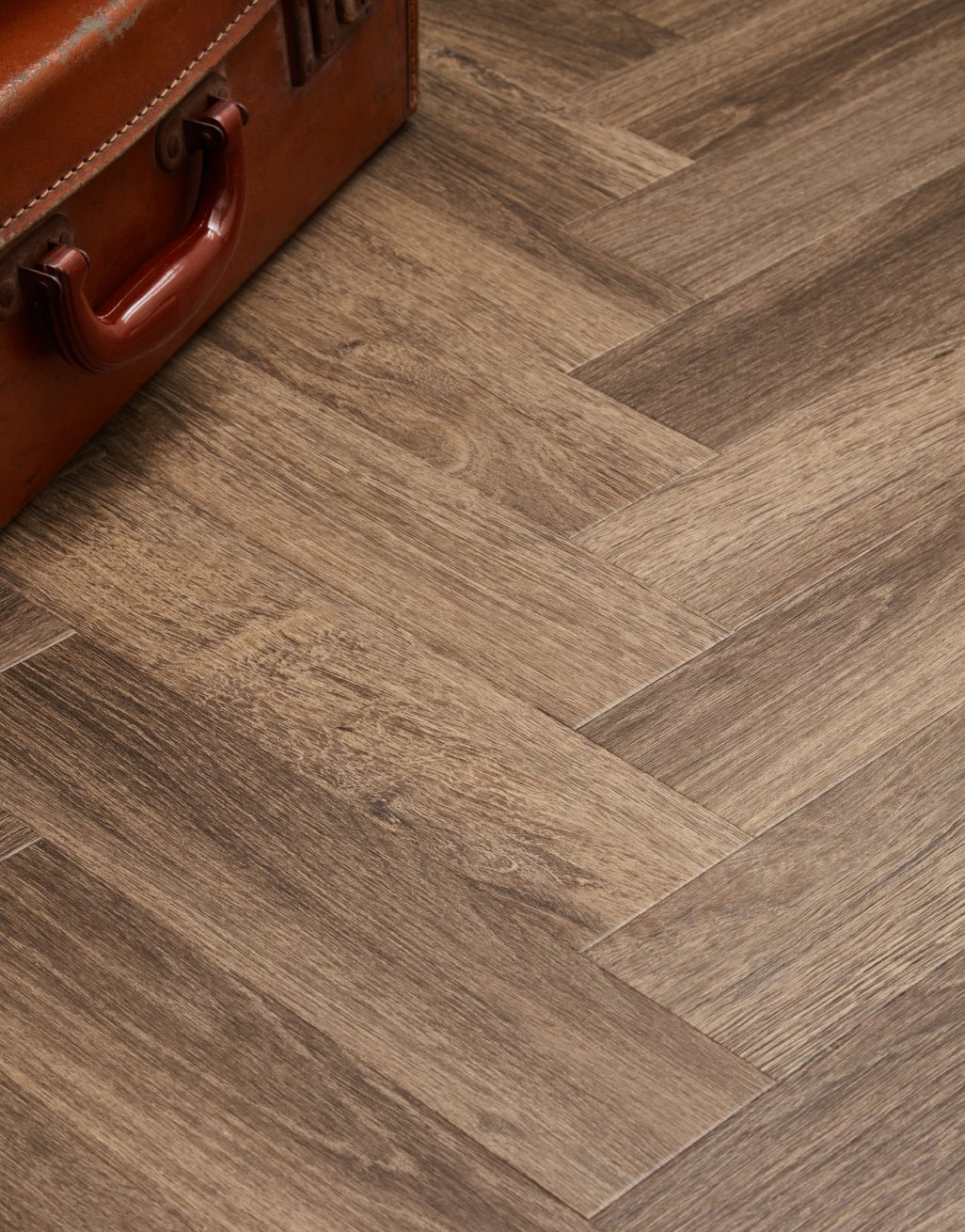 Elegance Herringbone - Lodge Oak 2