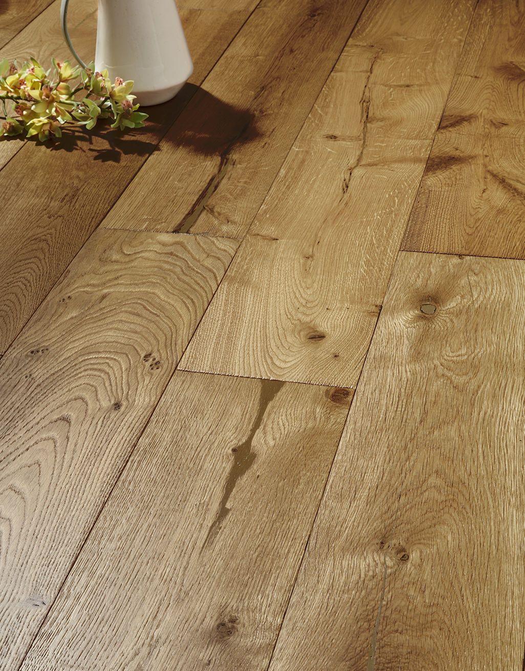 Farmhouse Golden Smoked Oak Brushed & Lacquered Engineered Wood Flooring 2