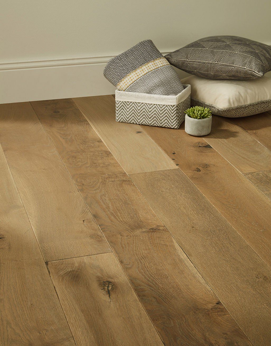 Distressed Old Boathouse Oak Brushed & Oiled Engineered Wood Flooring 1