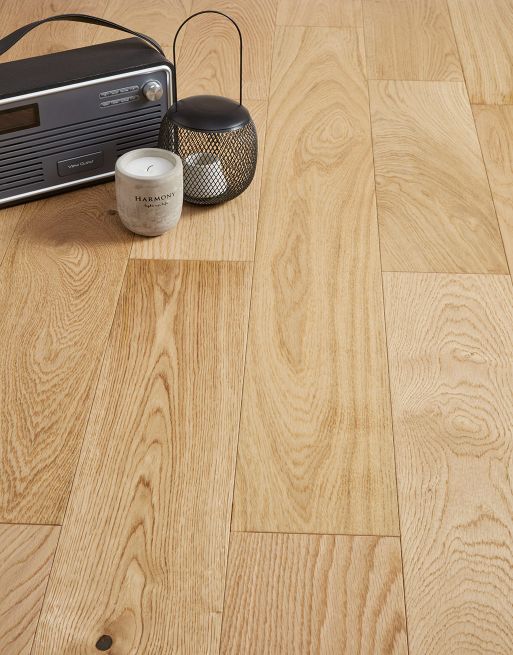 Natural Rustic Oak Smooth Lacquered Engineered Wood