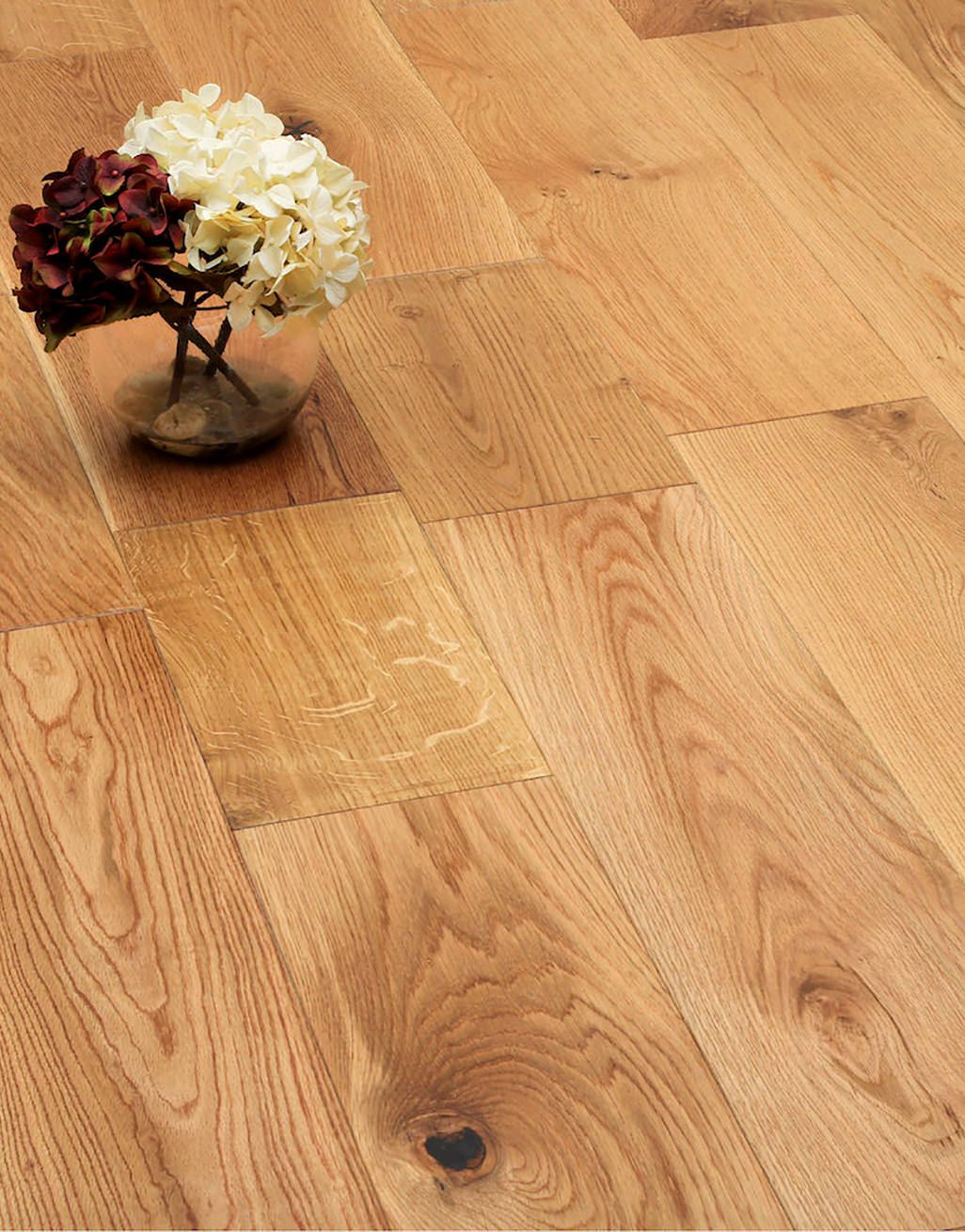 Manhattan Natural Oak Lacquered Engineered Wood Flooring ...