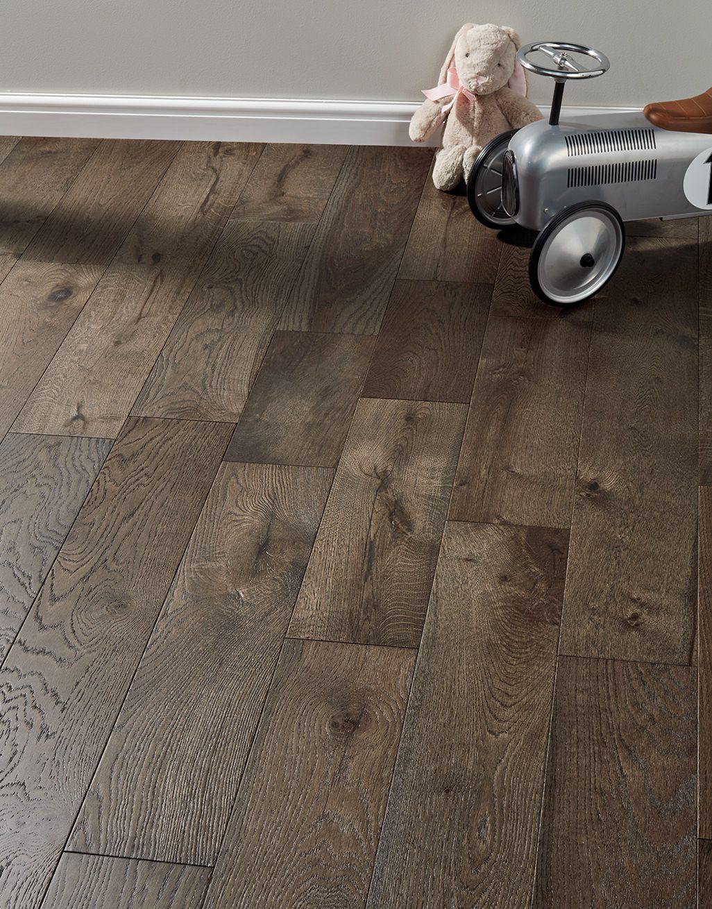Manhattan Aged Cottage Oak Brushed & Lacquered Engineered Wood Flooring