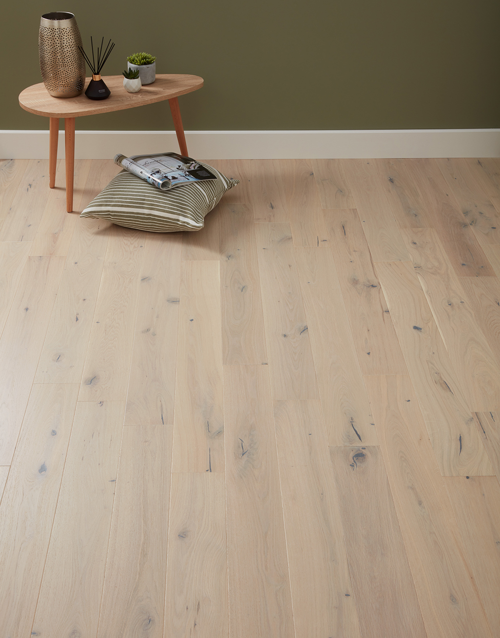 Kensington Cappuccino Oak Brushed & Lacquered Engineered Wood Flooring