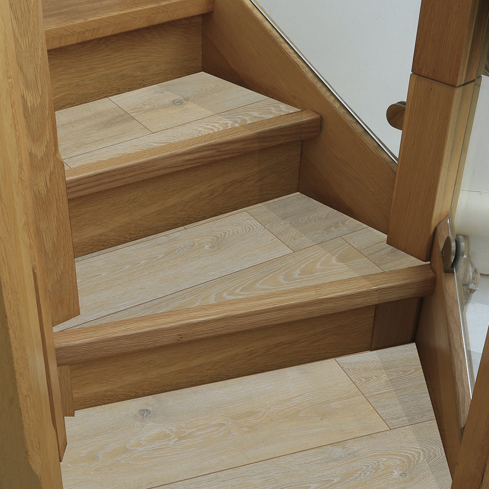 Install laminate flooring on stairs
