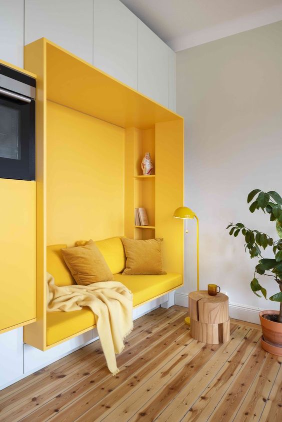 Summer home décor - Room with yellow feature wall