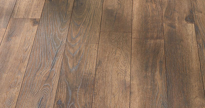 Residence Narrow - Dark Peterson Oak Laminate Flooring - Descriptive 2