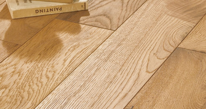 Palace Wood - Buckingham Oak Laminate Flooring - Descriptive 2