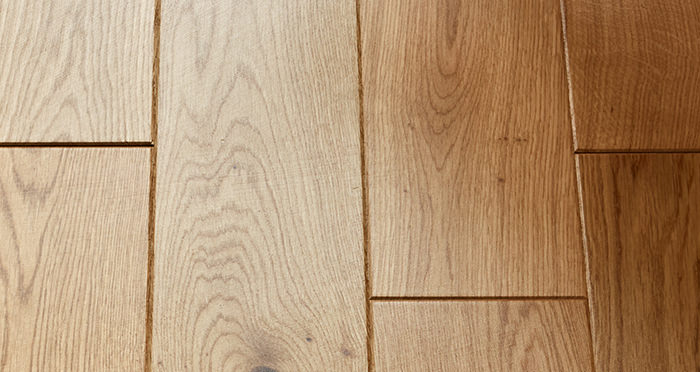 Carpenters Choice Oak 135mm Wide Lacquered Engineered Wood Flooring - Descriptive 3