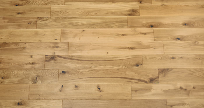 Knightsbridge Rustic Oak Lacquered Engineered Wood Flooring - Descriptive 3