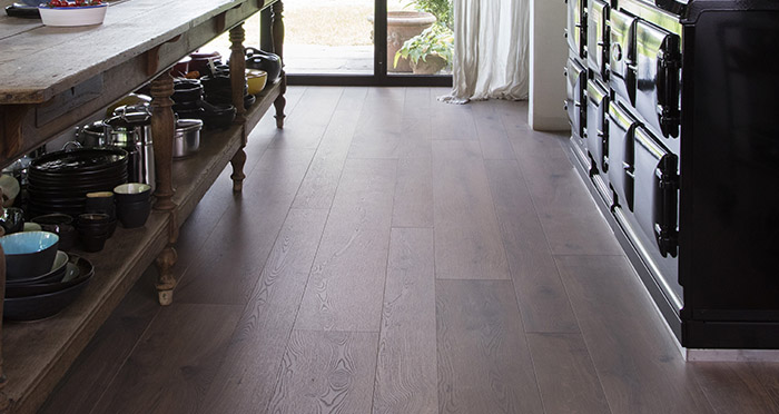 Barnwood Multi Width - Smoked Vintage Oak Laminate Flooring - Descriptive 2