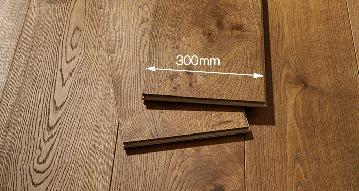 Mansion Golden Smoked Oak Brushed & Lacquered Engineered Wood Flooring - Descriptive 4