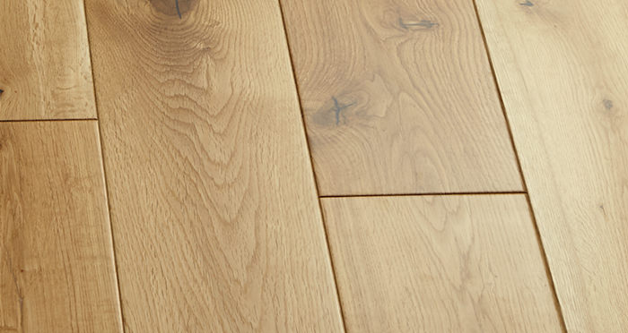 Manor Natural Oak Lacquered Engineered Wood Flooring - Descriptive 4