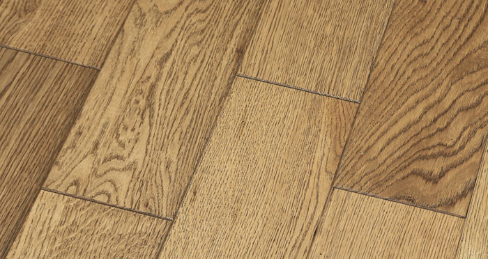 Aged & Rustic Golden Oak Brushed & Oiled Solid Wood Flooring - Descriptive 5