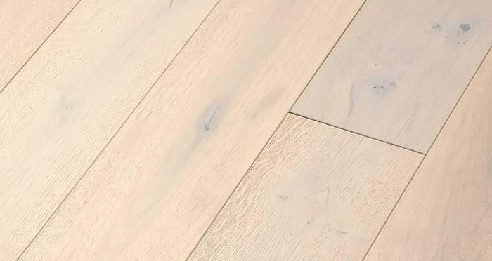 Frozen Oak Brushed & Lacquered Engineered Wood Flooring - Descriptive 4