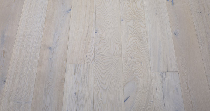 Porcelain Oak Lacquered Engineered Wood Flooring - Descriptive 3