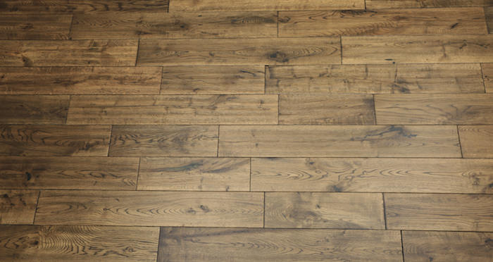 Handscraped Whiskey Oak Solid Wood Flooring - Descriptive 3