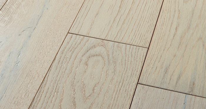 Manhattan Frozen Oak Brushed & Lacquered Engineered Wood Flooring - Descriptive 1