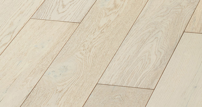 Manhattan Frozen Oak Brushed & Lacquered Engineered Wood Flooring - Descriptive 6