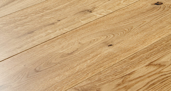 Old Country Natural Oak Lacquered Engineered Wood Flooring - Descriptive 1