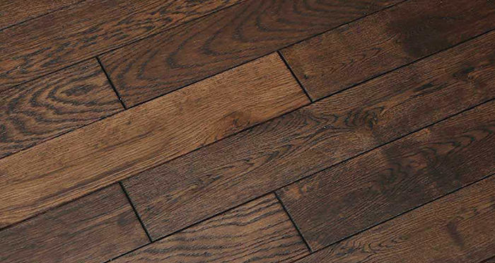 Espresso Oak Brushed & Lacquered Solid Wood Flooring - Descriptive 5