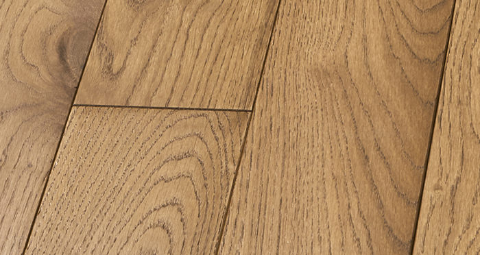 Elegant Cinnamon Oak Brushed & Oiled Solid Wood Flooring - Descriptive 4