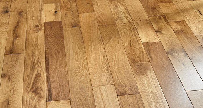 Studio Natural Oak Lacquered Engineered Wood Flooring - Descriptive 2