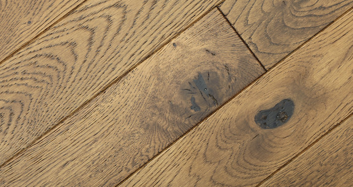 Narrow Caramel Oak Brushed & Lacquered Solid Wood Flooring - Descriptive 2
