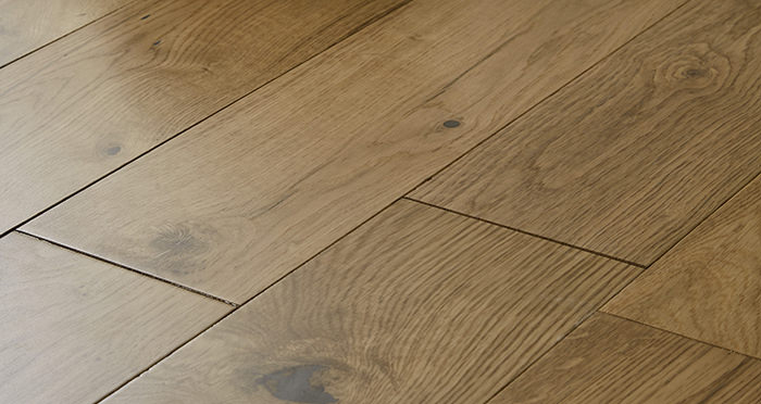 Loft Natural Oak Lacquered Engineered Wood Flooring - Descriptive 1