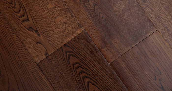 Handscraped Ginger Oak Lacquered Engineered Wood Flooring - Descriptive 2