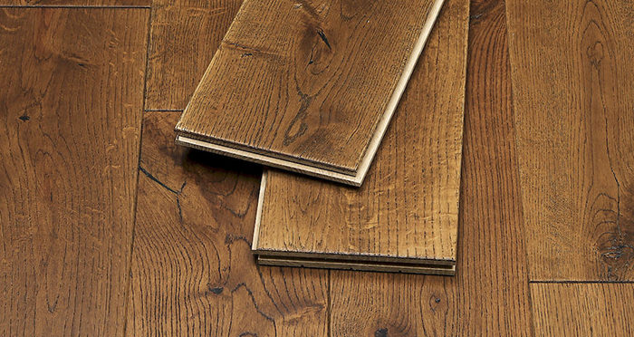 Golden Rustic Heritage Oak Brushed & Lacquered Solid Wood Flooring - Descriptive 1