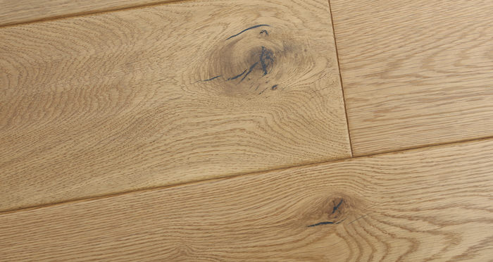 Luxury Handscraped Natural Oak Lacquered Solid Wood Flooring - Descriptive 3