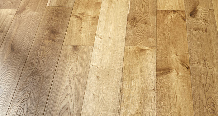 Old Country Golden Smoked Oak Brushed & Lacquered Engineered Wood Flooring - Descriptive 2