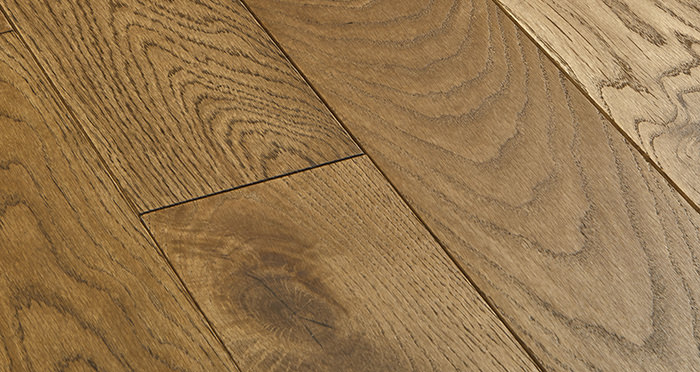 Elegant Georgian Oak Brushed & Oiled Solid Wood Flooring - Descriptive 1
