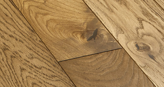 Elegant Georgian Oak Brushed & Oiled Solid Wood Flooring - Descriptive 2