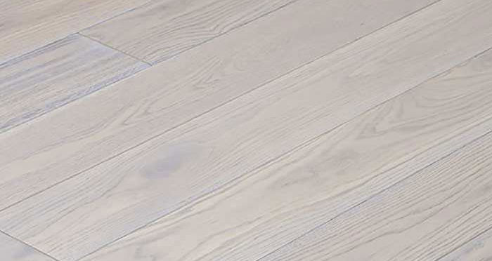 Luxury Silk Grey Oak Solid Wood Flooring - Descriptive 5