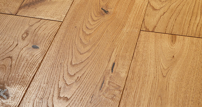 Prestige Golden Oak Solid Wood Flooring - Descriptive 1