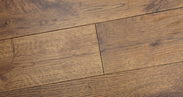 Studio Honey Oak Lacquered Engineered Wood Flooring - Descriptive 4
