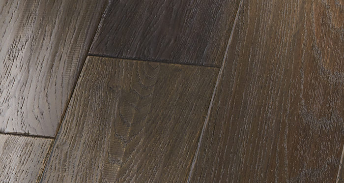 Manhattan Cellar Oak Brushed & Lacquered Engineered Wood Flooring - Descriptive 2