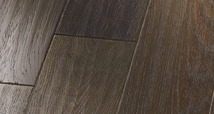 Manhattan Cellar Oak Brushed & Lacquered Engineered Wood Flooring - Descriptive 2